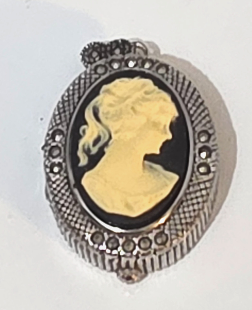 Vanity Fair Ladies Cameo Locket Watch Pewter Tone Carved Marcasite VFW566188 VTG